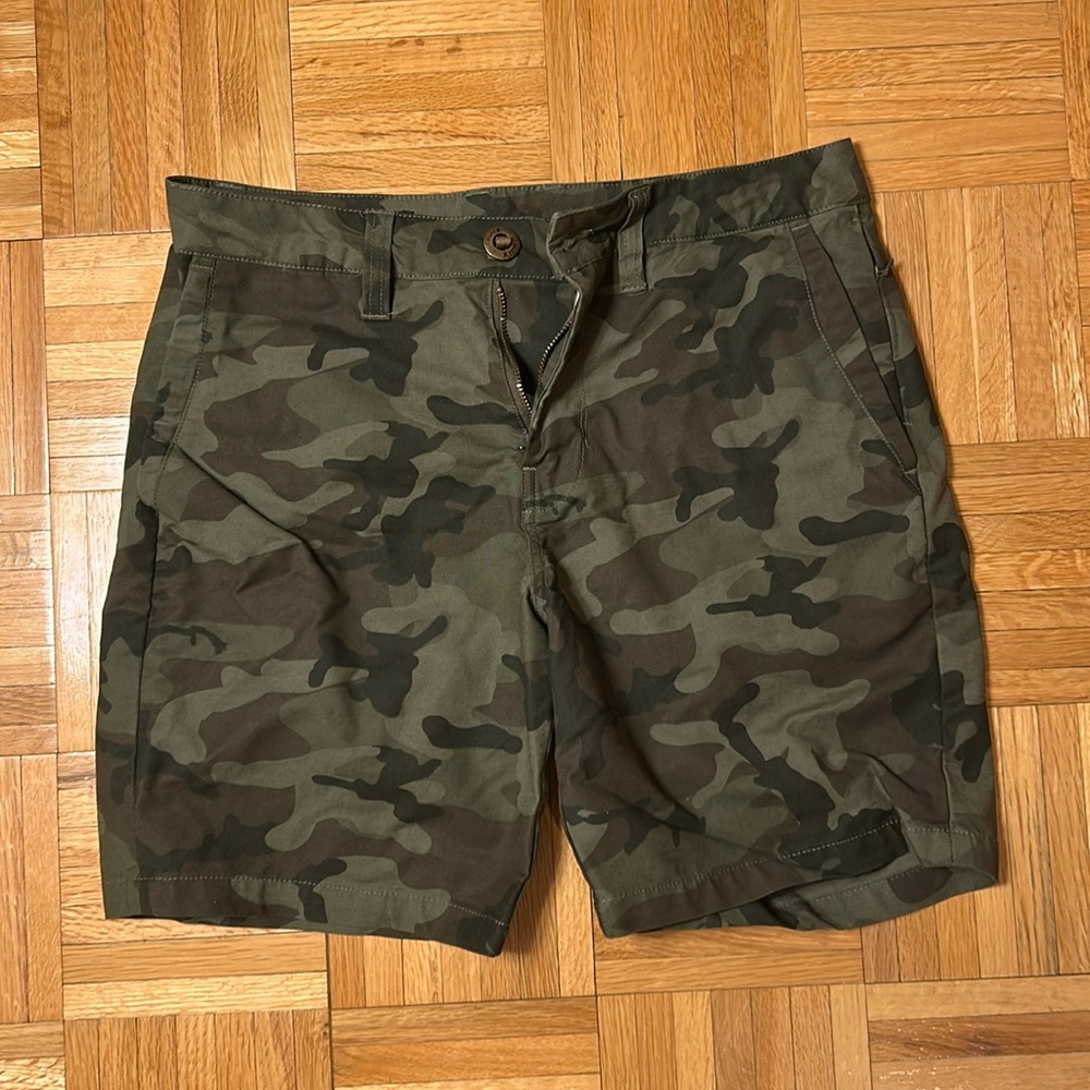 ROARK ADVENTURE CAMO SHORT SIZE 30